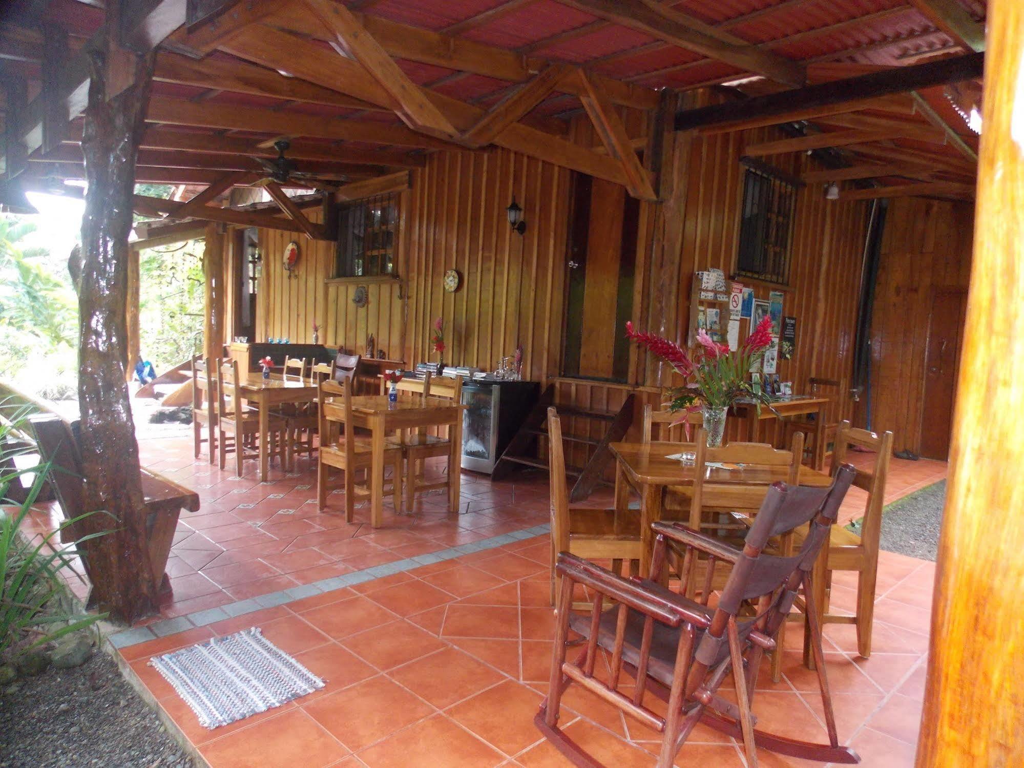 Coral Hill Bungalows Cahuita Exteriör bild