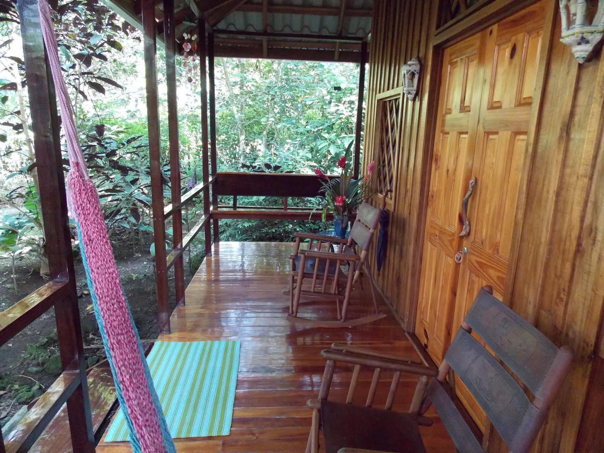 Coral Hill Bungalows Cahuita Exteriör bild