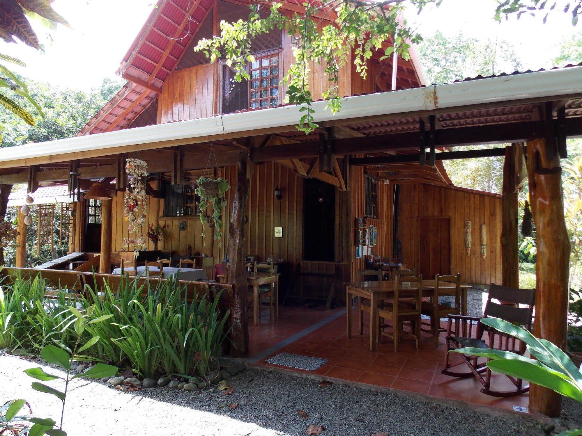 Coral Hill Bungalows Cahuita Exteriör bild