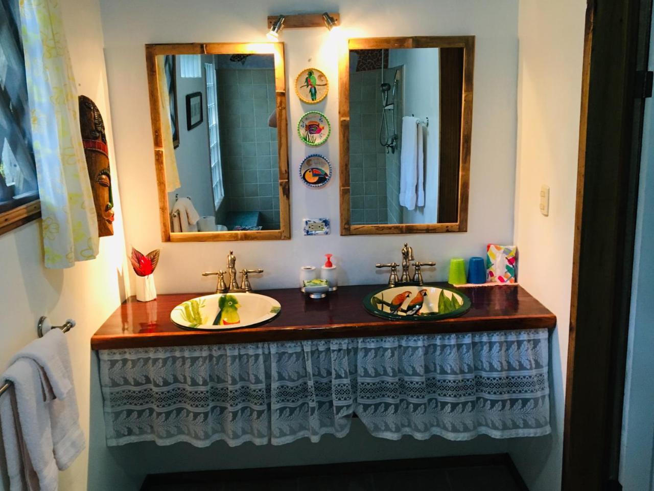 Coral Hill Bungalows Cahuita Exteriör bild